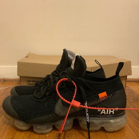 vapormax with writing